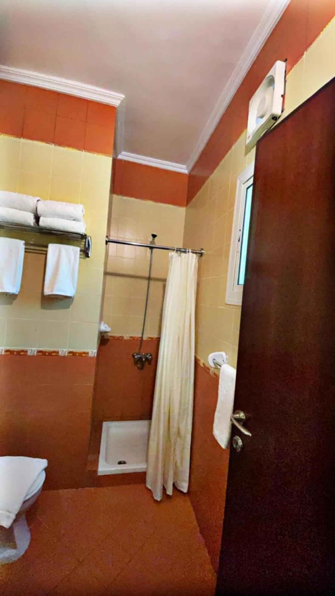 فندق المروج كريم Almorooj Kareem Hotel ジェッダ エクステリア 写真