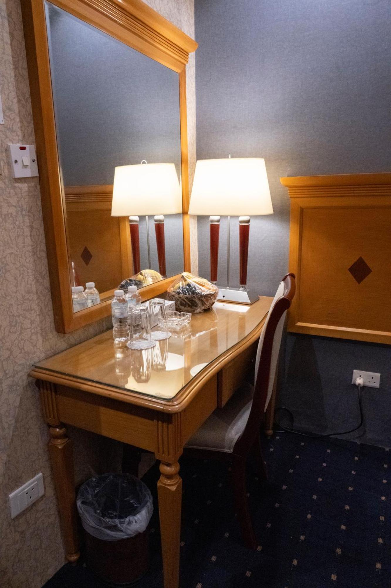 فندق المروج كريم Almorooj Kareem Hotel ジェッダ エクステリア 写真
