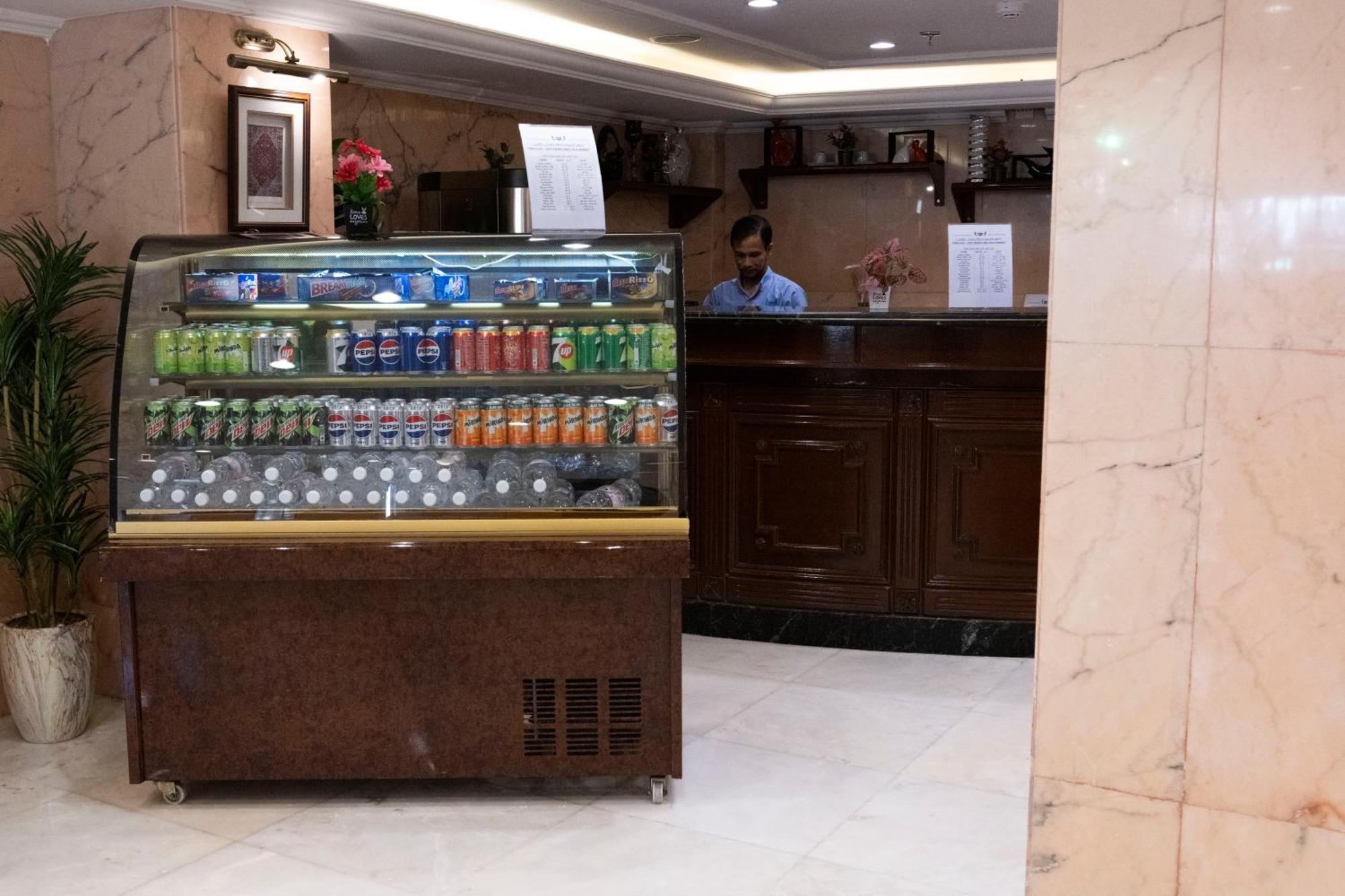 فندق المروج كريم Almorooj Kareem Hotel ジェッダ エクステリア 写真